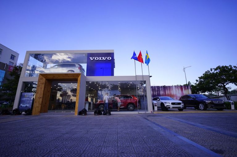 Hình 02 - Volvo đà nẵng mobile showroom